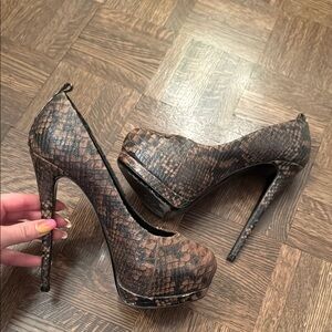 Giuseppe Zanotti Brown & tan snake print Platform Heels size 36